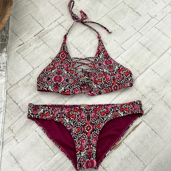 BillaBong 2 piece suit - Picture 1 of 9
